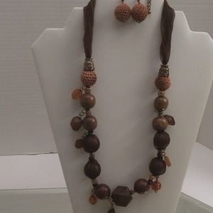 UNIQUE WOODEN NWT TAMINA NECKLACE EARRINGS & BRACE